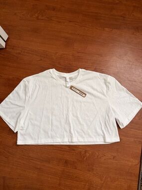 Skims Relaxed Oversized Cropped T-Shirt (white)
